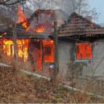 Doi copii nesupravegheați arsi de vi în propria casă