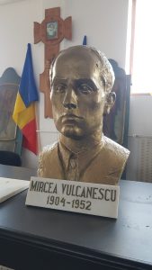 La sediul Fundației Ion Gavrilă Ogoranu a fost adus ,sculptura bustului marelui om de cultură Mircea Vulcănescu, aflat până acum în incinta liceului cu același nume din București.