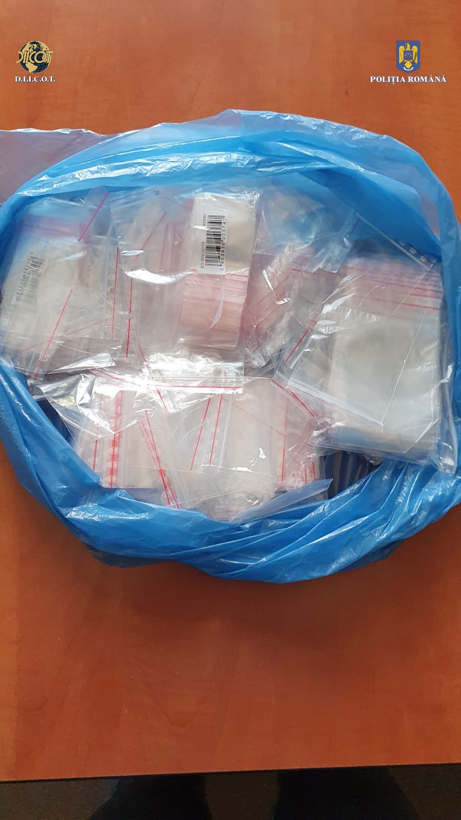 Traficant de droguri încătușat - 65g de cristal ridicat