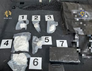 Trei traficanți internaționali de droguri arestați