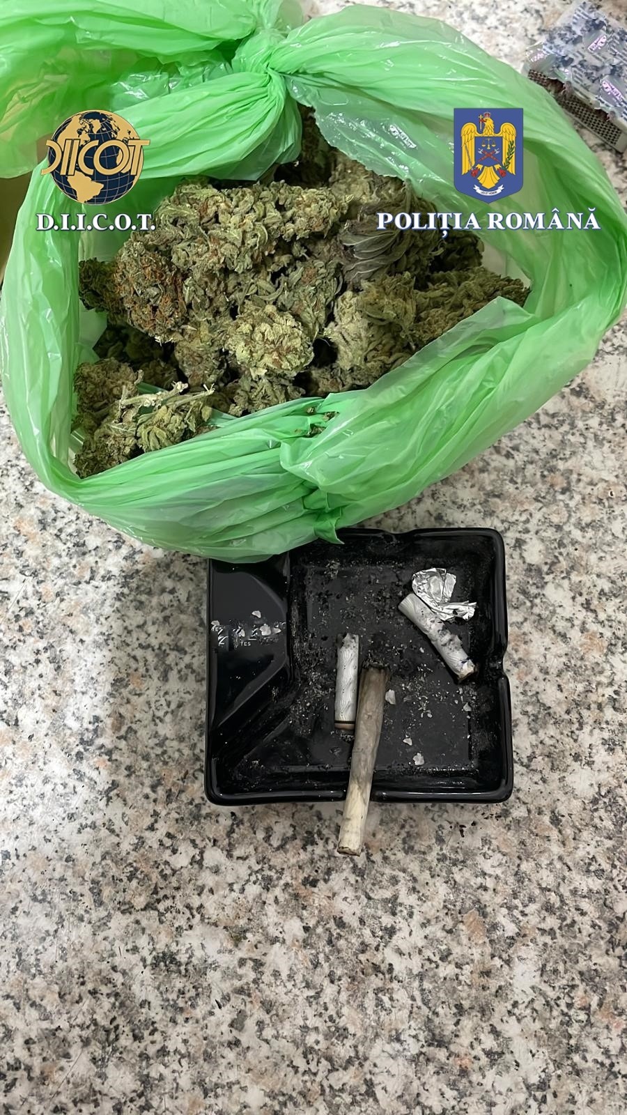 Patru traficanți de droguri de mare risc arestați