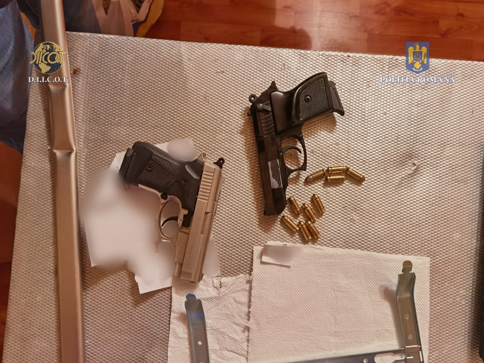 Grup infracțional destructurat - Prinsi cu arme și cartușe