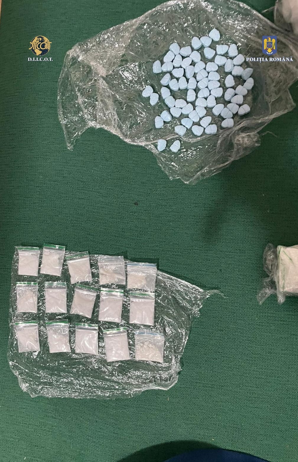 Traficanți prinși în flagrant în timp ce vindeau ecstasy