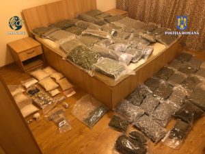 Doi traficanți de droguri ridicați - Prinși cu 40 de kg de canabis