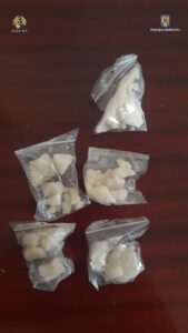 Traficanți de droguri încătușați - Prinși cu 3-CMC și 2 MMC