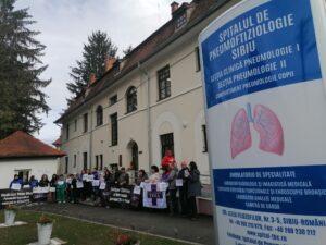 Proteste spontane la TBC și Spitalul de Psihiatrie Sibiu - Personalul TESA anunță blocarea salariilor