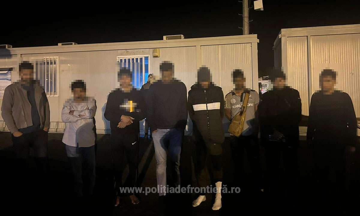 Şaisprezece cetăţeni străini ascunşi depistați la frontieră