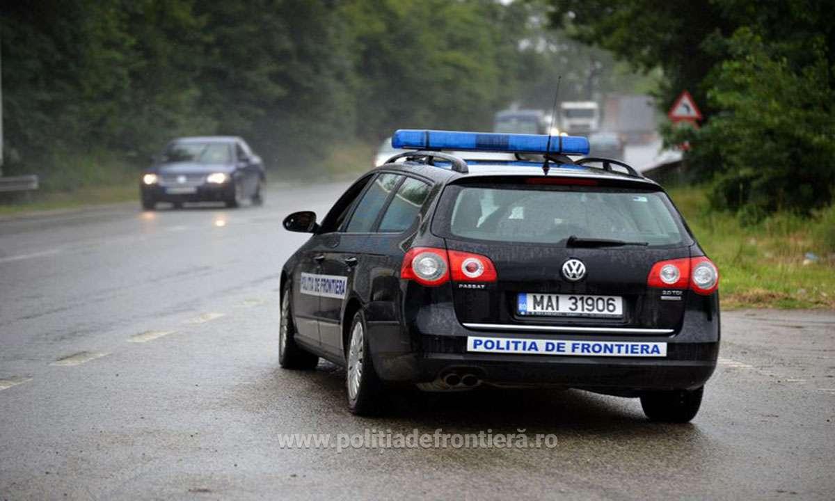 Bărbaţi cercetaţi - Au încercat să scoată ilegal din ţară niște cetățeni străini