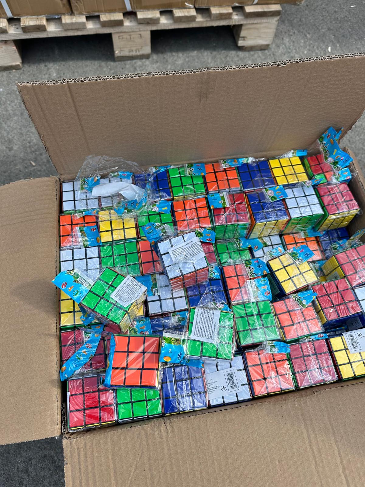 Jucării contrafăcute de peste un milion lei reținute