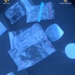 Traficanți de droguri prinși în flagrant cu cristal