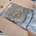 Traficant de droguri prins în flagrant cu un pachet cu canabis