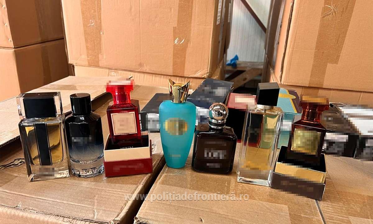Peste 11.000 de parfumuri de 12,5 milioane de lei descoperite la frontieră
