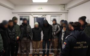 cetățeni străini ascunși în autocamion