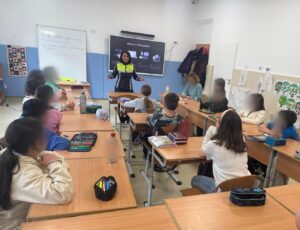 Polițiștii sibieni, activități de prevenire în școli din Sibiu și Mediaș