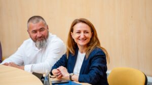Sesiune de informare organizată de Consiliul Județean Sibiu și WWF România despre prevenirea conflictelor dintre oameni și urși